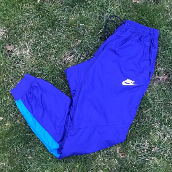 nike windrunner jogger
